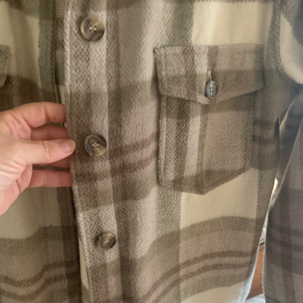 Womens Shacket - Picture 4 of 6